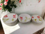 Set veselă cu 18 piese florale