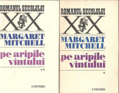 Pe aripile vantului - Margaret Mitchell ( 2 volume ) foto