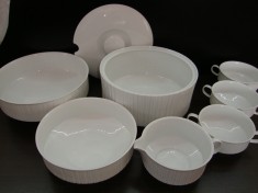 SET / SERVICIU CU MODEL IN RELIEF DIN PORTELAN ROSENTHAL SUPIERA BOLURI SOSIERA foto