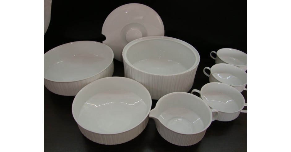 SET / SERVICIU CU MODEL IN RELIEF DIN PORTELAN ROSENTHAL SUPIERA BOLURI ...