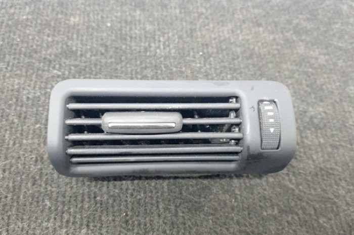 Gura de ventilație planșa de bord AUDI Q7 4L 2014 OEM: 4L08192104PK,4L0819210 | 11255088