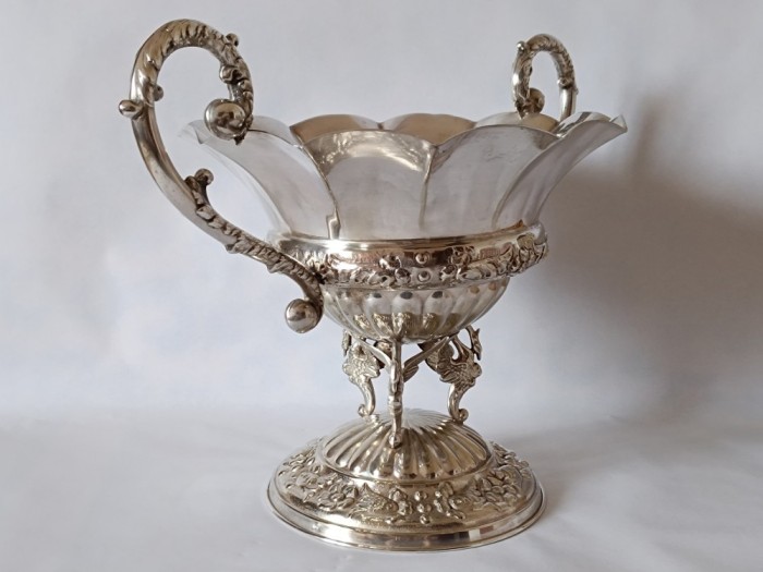 Spectaculos Centru de Masa sau Fructiera mare, din alpaca placat cu argint, stil Rococo
