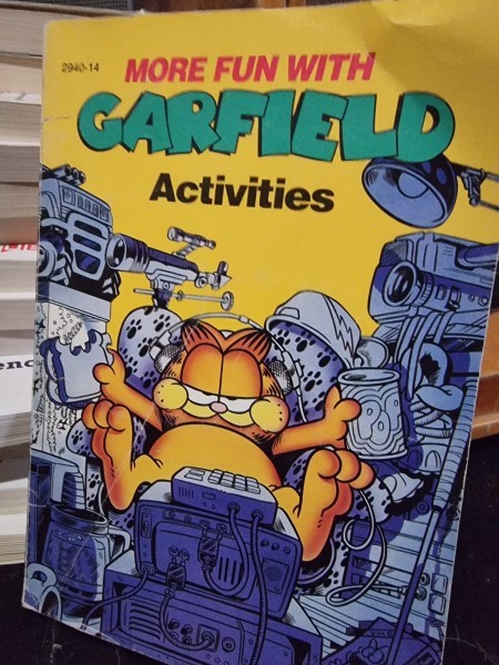 More fun with Garfield, activities - Jim Davis
