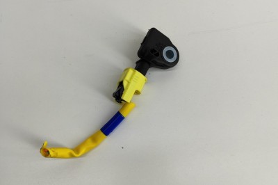 Senzor de impact dreapta spate HYUNDAI KONA 2022 OEM: 95920-K4100 28355376 foto