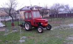 tractor u445 foto