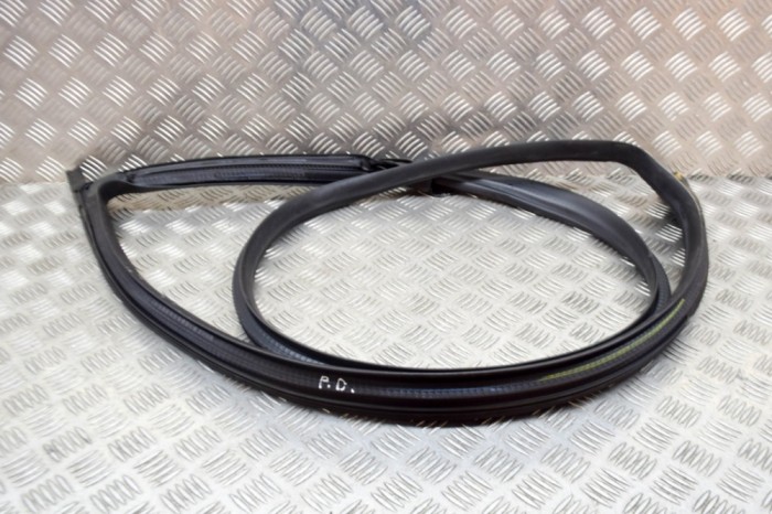 Garnitura ușă dreapta față TESLA MODEL 3 2018 OEM: 1090500-50-F | 13713214