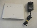 Router Wireless 4G Huawei B311-221, Slot SIM, Deblocat (Liber de Rețea), Wi-Fi N300, Port LAN/WAN, Alb