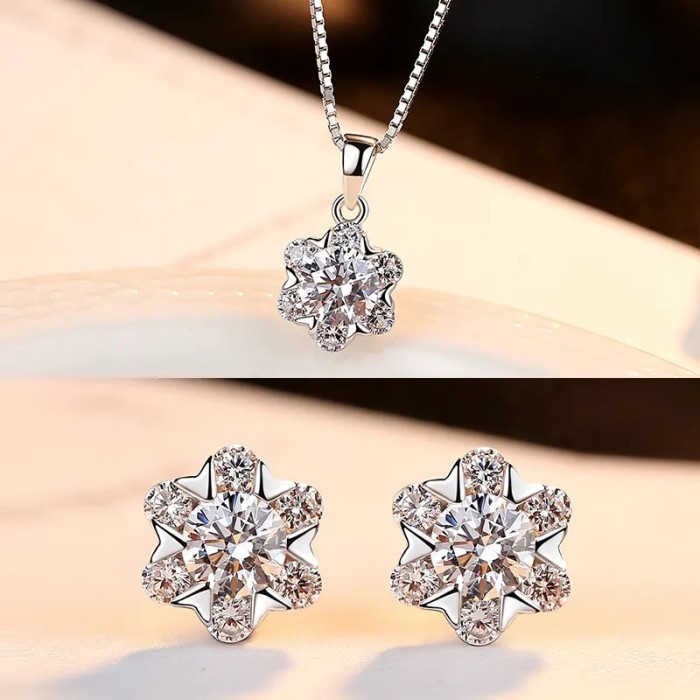 Set Colier Si Cercei Din Argint Iced Out Minimalist SET384