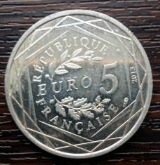 (A76) MONEDA DIN ARGINT FRANTA - 5 EURO 2013, FRATERNITE foto