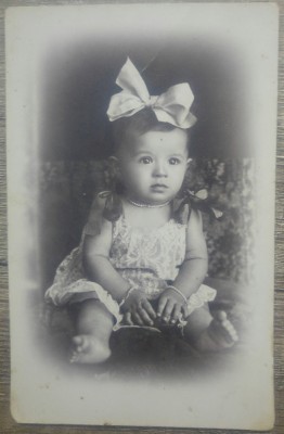 Fetita// fotografie tip CP, perioada interbelica foto
