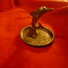 Statueta Delfin pe farfurioara frumos gravata - suport pt. bijuterii ,h=7,5cm ,m