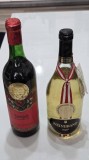 Lot vintage de un vin si un brandy