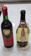 Lot vintage de un vin si un brandy