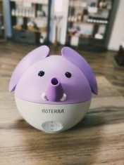 Difuzor aromaterapie DoTerra Elefant pentru copii,cu cantece foto