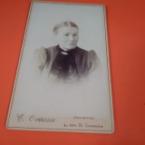 Cumpara ieftin FOTO PORTRET FEMEIE ANII 1900 VECHI PE CARTON GROS 10 / 7 CM DE COLECTIE RARA!