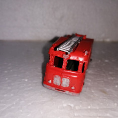 bnk jc Matchbox 9c Merryweather Marquis Fire Engine