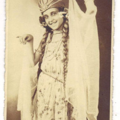 foto fetita costumata anii '20-'30