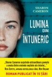 Lumina din intuneric | Sharon Cameron, Litera