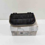 Grila de ventilație caroserie MERCEDES-BENZ A W176 2012 OEM: A1768302700,A176830270064 30255453