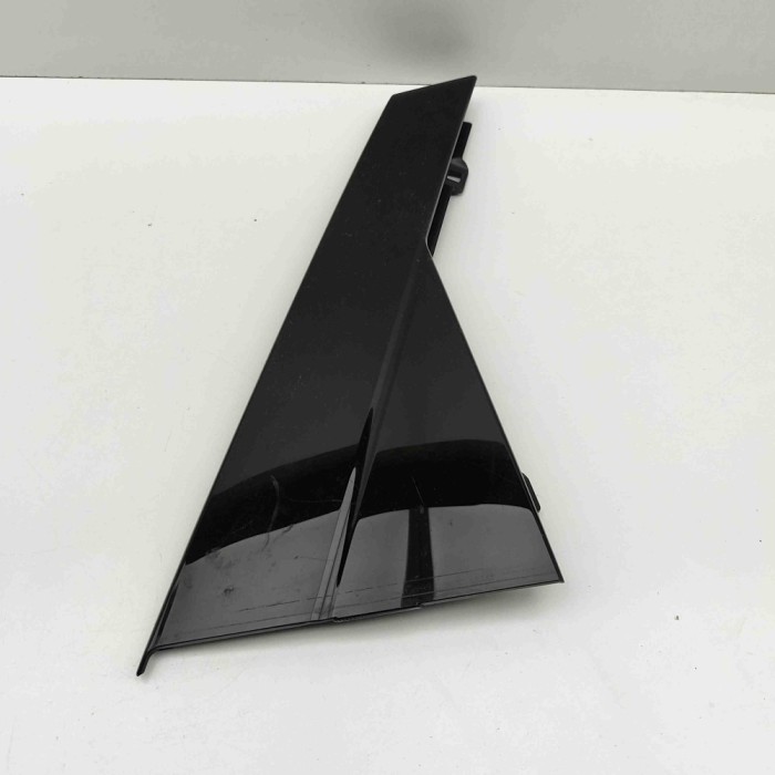 Ornament vertical ușă dreapta spate AUDI Q4 SUV F4B 2024 OEM: 89A839904 31094358