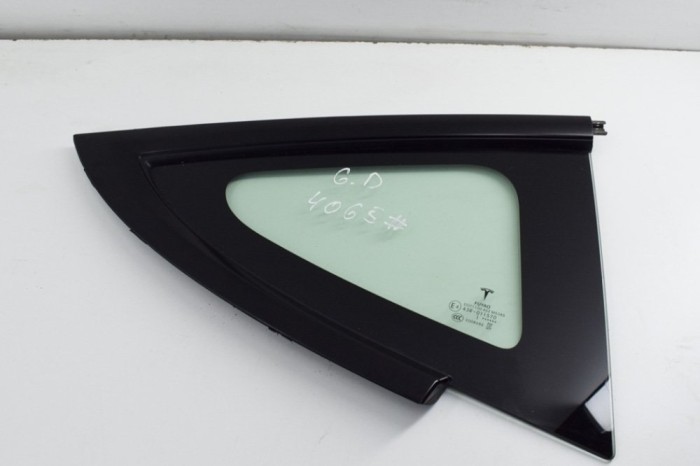 Geam lateral dreapta spate TESLA MODEL 3 2021 OEM: 43R-011570,1514979-01-B 20945152