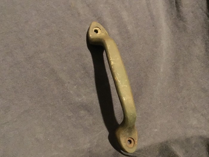 Vechi maner realizat din bronz model deosebit !