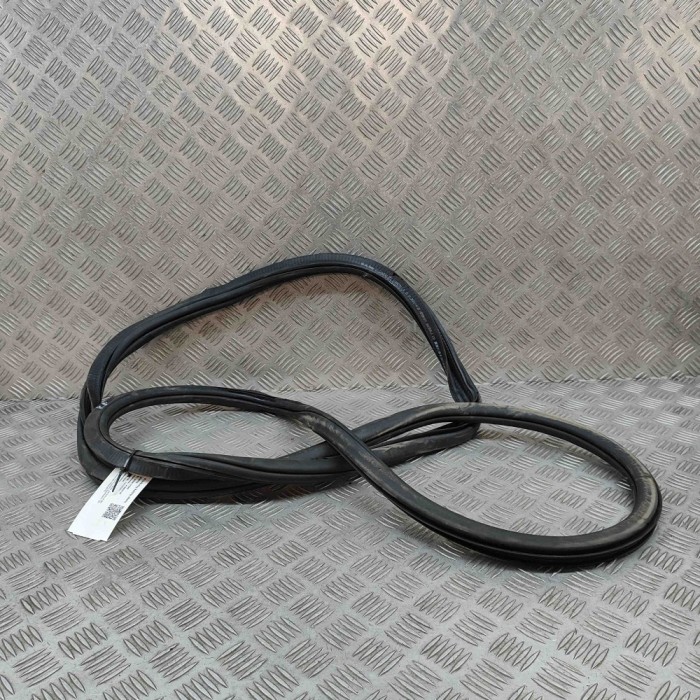 Garnitura ușă st&acirc;nga față AUDI Q4 SUV F4B 2023 OEM: 11A867911B