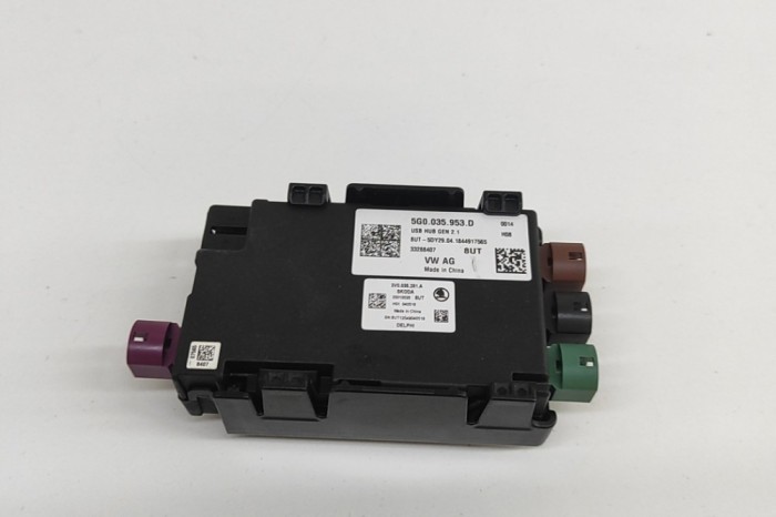 Unitate de control USB/AUX SKODA SUPERB III Estate 3V5 2019 OEM: 5G0035953D,3V0035251A | 30473712