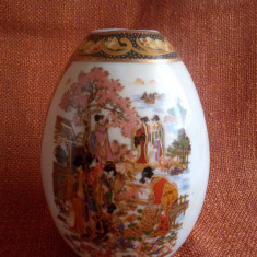 Vaza de flori din portelan lucrata manual in stil traditional Chinezesc anii 80