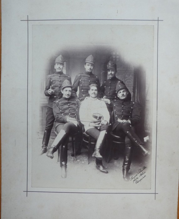 Fotografie pe carton, Voluntarii Corpului Magheru la Campina in 1896