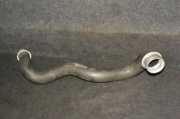 Furtun radiator răcire st&acirc;nga MERCEDES-BENZ C W204 2009 OEM: A2045013182 1624790