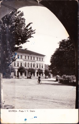 AMS - ILUSTRATA 1009 BISTRITA - PIATA I.V. STALIN, CIRCULATA foto