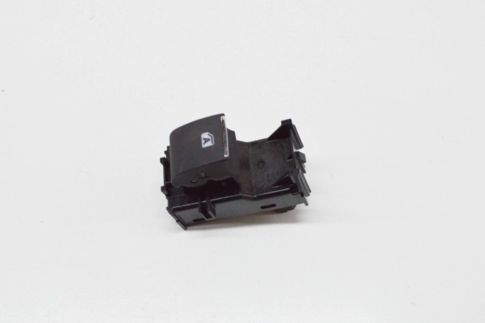 Buton geam ușă dreapta spate TOYOTA CAMRY _V7_ 2019 OEM: 84810-48030 20645008