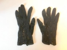 * Manusi de dantela, crosetate, macrame, negru, vintage, vechi, moda, fashion, foto