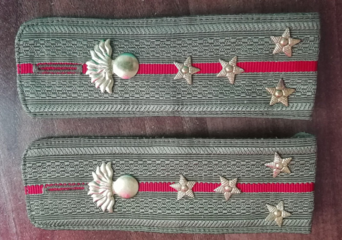 C1 8 - Grade militare - comunism - camasa bluza - capitan infanterie