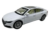 Macheta Volkswagen Passat CC alb 1/32 are lumini sunete si deschide usile si capotele