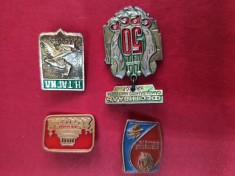 grup 4 insigne de colectie.grup 5 insigne frumoase.Pentru decorare vestimentatie , sepci ,ghiozdane , geci , blugi .