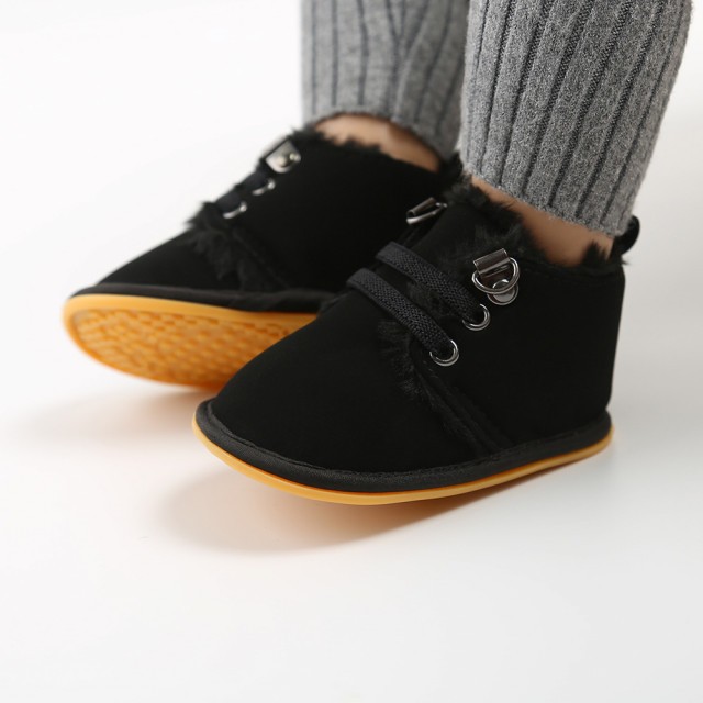 Ghetute negre imblanite cu sireturi (Marime Disponibila: 3-6 luni (Marimea 18