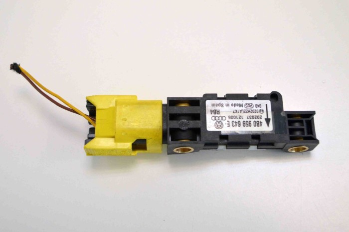 Senzor de impact st&acirc;nga spate VW TOUAREG 7LA, 7L6, 7L7 2005 OEM: 4B0959643E | 1785949