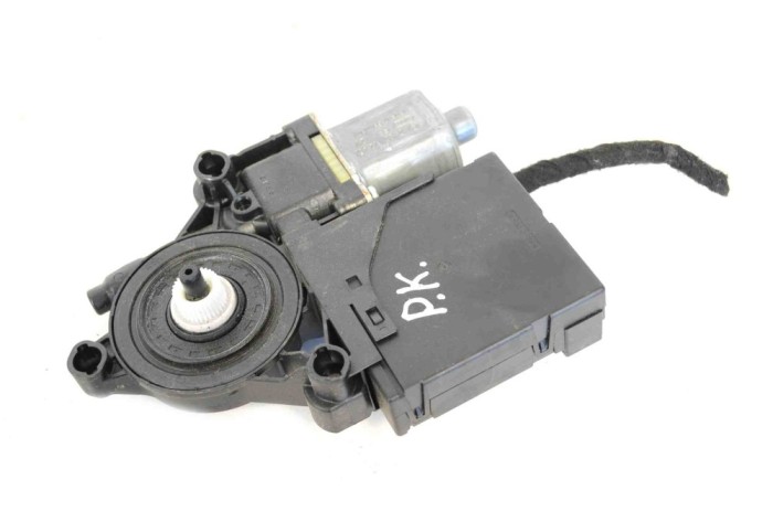 Motor macara geam ușă st&acirc;nga față VW PASSAT Variant B7 365 2012 OEM: 3AA837461,3C0959792C 4169757