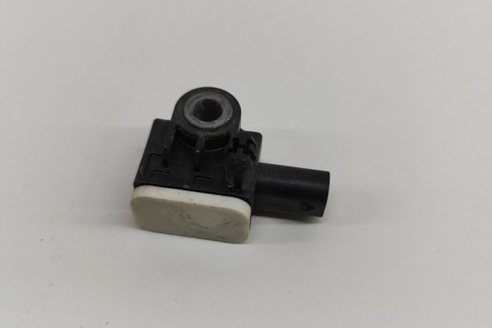 Senzor de impact dreapta față PORSCHE PANAMERA 971 2018 OEM: 971907651,971.907.651 | 28454325
