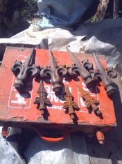 Lot 7 Varfuri din Fonta pentru Gard stil Fier Forjat