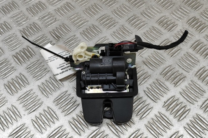 &Icirc;ncuietoare haion VW PASSAT Variant B8 3G5 2020 OEM: 5TA827505D 30434586
