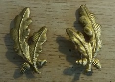 C7 12 - Petlite militare - laur mic auriu - piesa de colectie