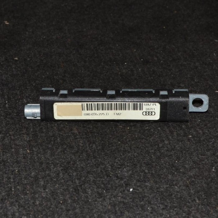 Amplificator de antena AUDI A1 8X1, 8XK 2012 OEM: 8X0035225D | 2073901
