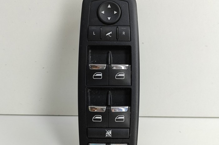 Buton geam ușă dreapta față MASERATI QUATTROPORTE VI 2014 OEM: 670019819 29395533
