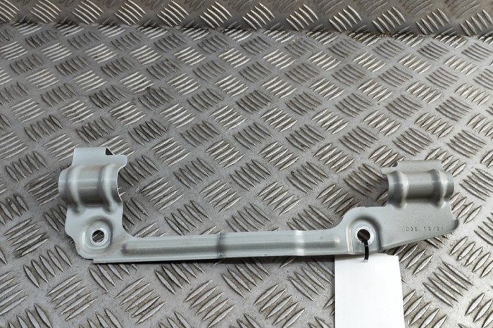 Suport aripa dreapta față AUDI A6 C8 Avant 4A5 2024 OEM: 4K0821168 31303466