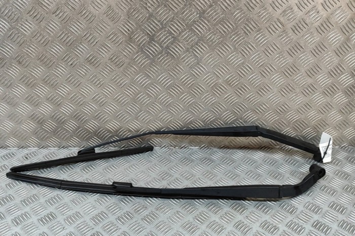 Braț ștergător față NISSAN LEAF ZE1 2019 OEM: 28881-3NM0A,28886-3NM0A 28989532