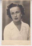 M1 B 5 - FOTO - Fotografie foarte veche - frumoasa doamna - anii 1950, Portrete