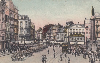 C.P. Franta - LILLE - MAREA PIATA - DEFILARE,TRAMVAI - Necirculata foto